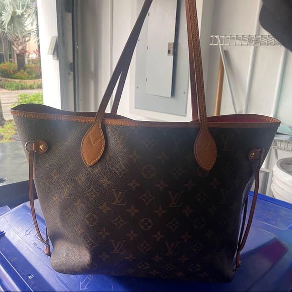 🔥 Trade Only 🔥Limited Edition LV V Neverfull MM - Picture 4 of 5